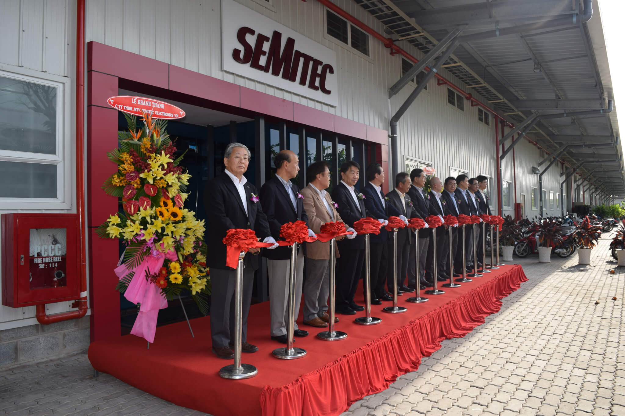 Board of Directors of Semitec Electronics Vietnam Co., Ltd inaugurated its new factory in Kizuna 2