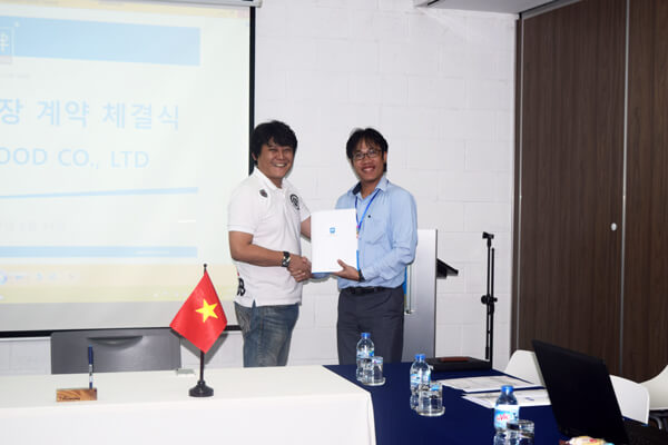 woojung-contract-signing